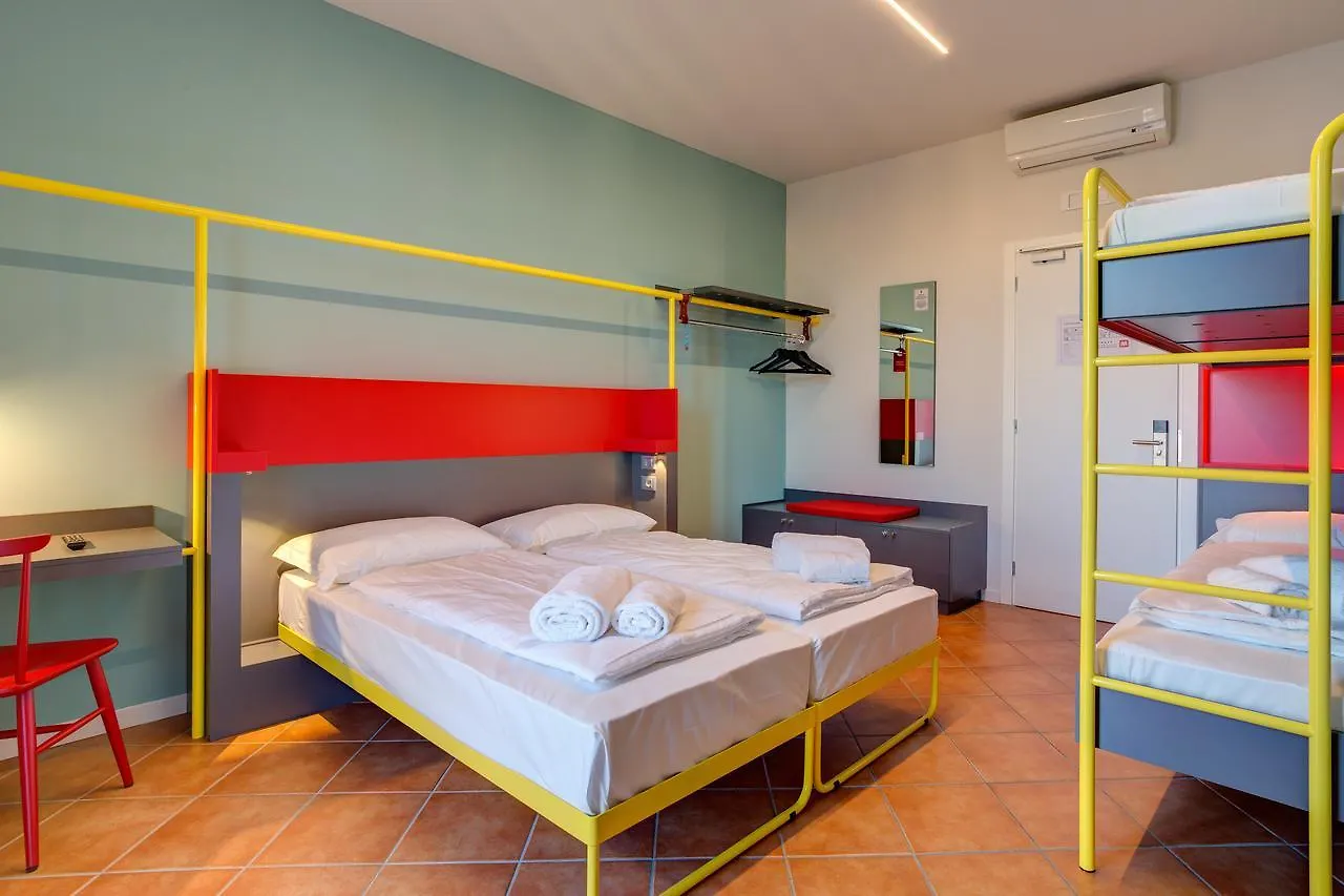 MEININGER Milano Garibaldi Italia