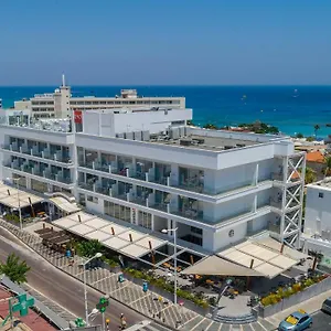 πλάζα Πρωταράς